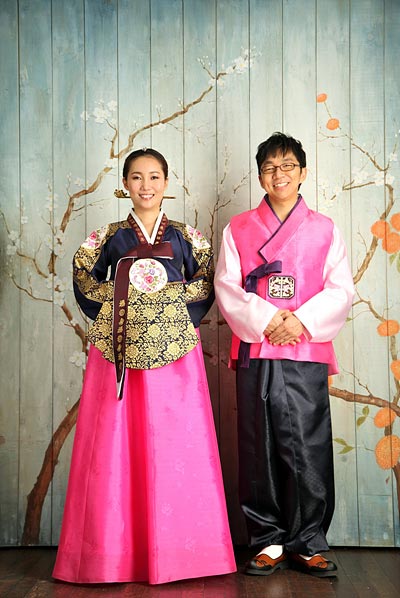 圖文-韓國圍棋怪童睦鎮碩婚紗照 調皮的民族服飾_綜合體育_新浪競技風暴_新浪網